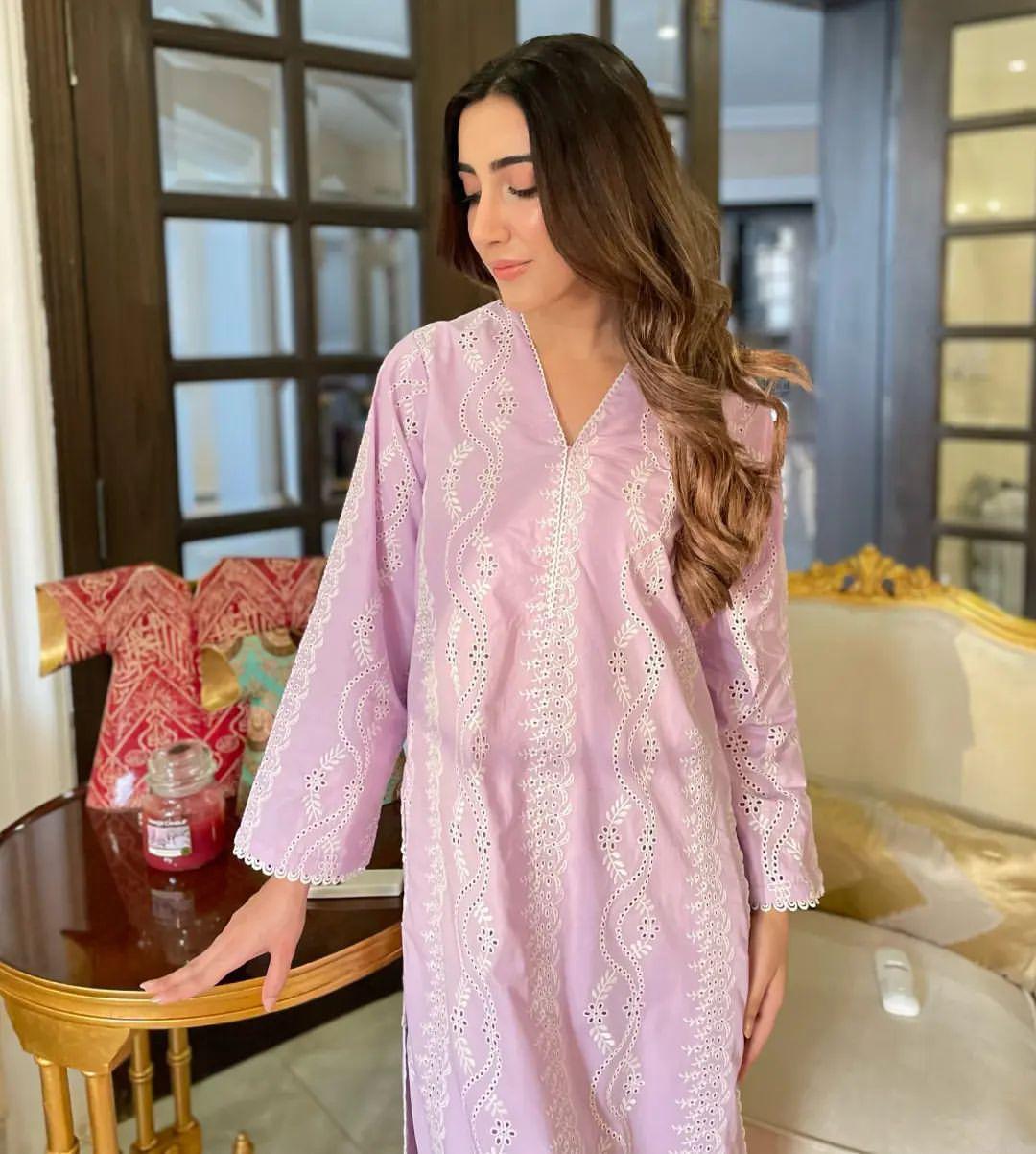 03-Piece Egyptian Lawn Suit With Thread Embroidery - Unstitched
