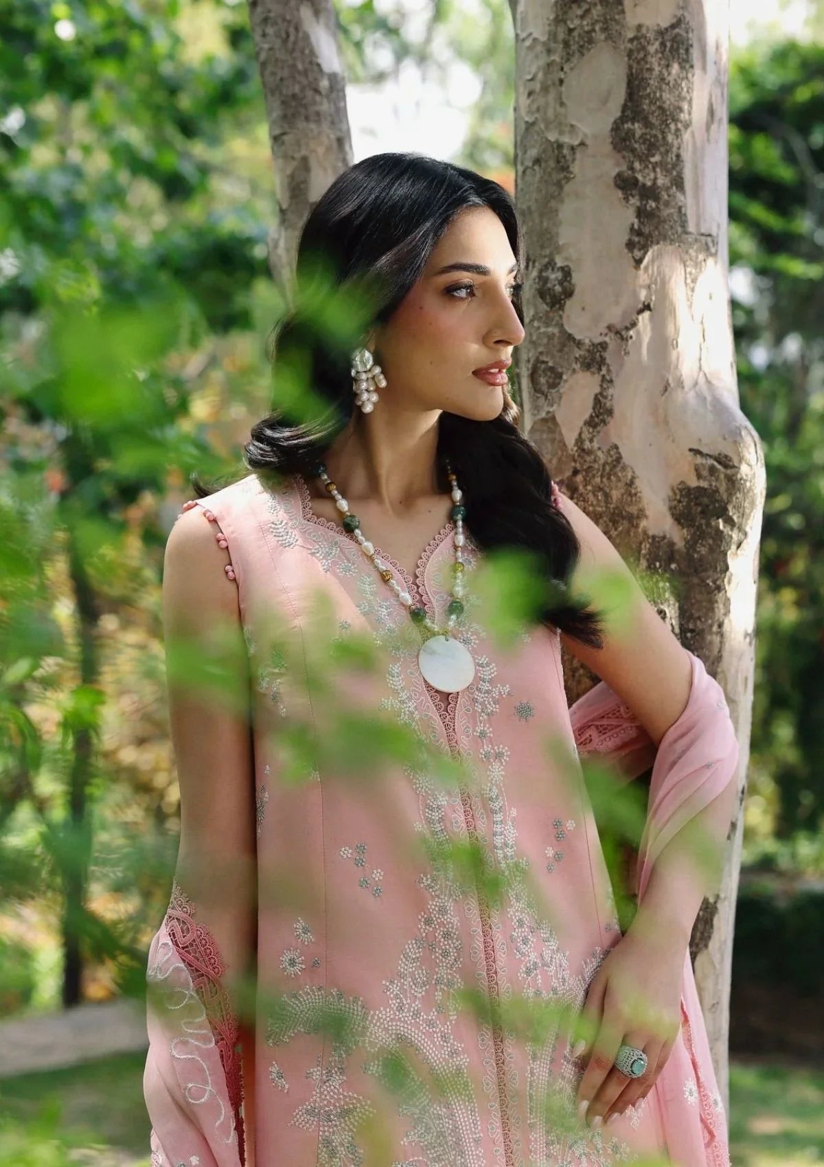 03-Piece Lawn Suit With Thread Embriodery - Unstitched